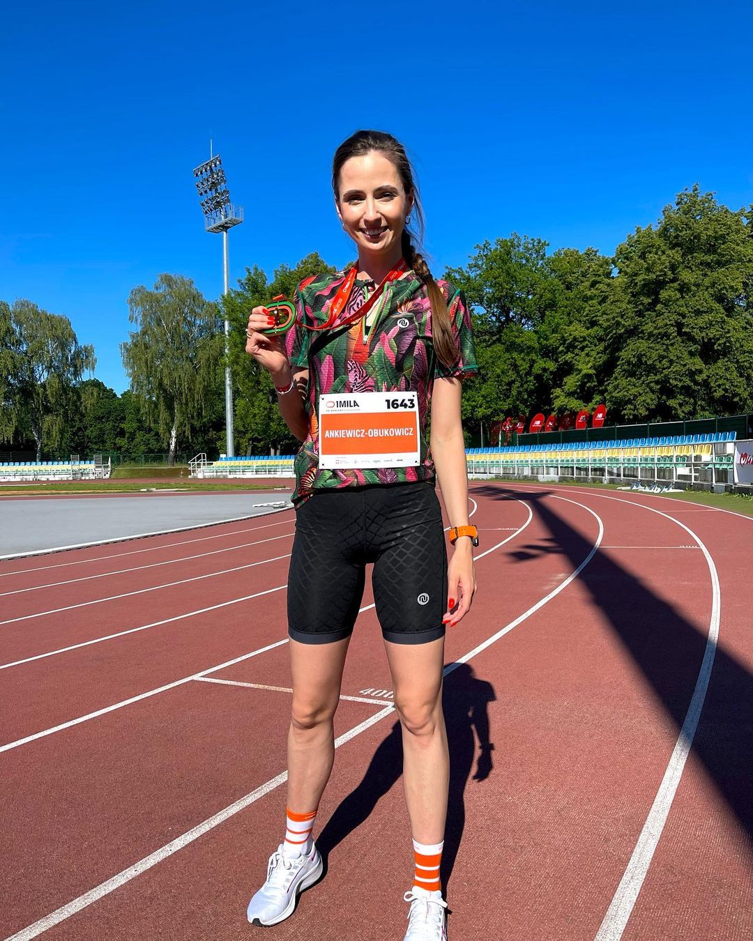 Emilia Ankiewicz-Obukowicz po zawodach biegowych w odzieży Nessi Sportswear