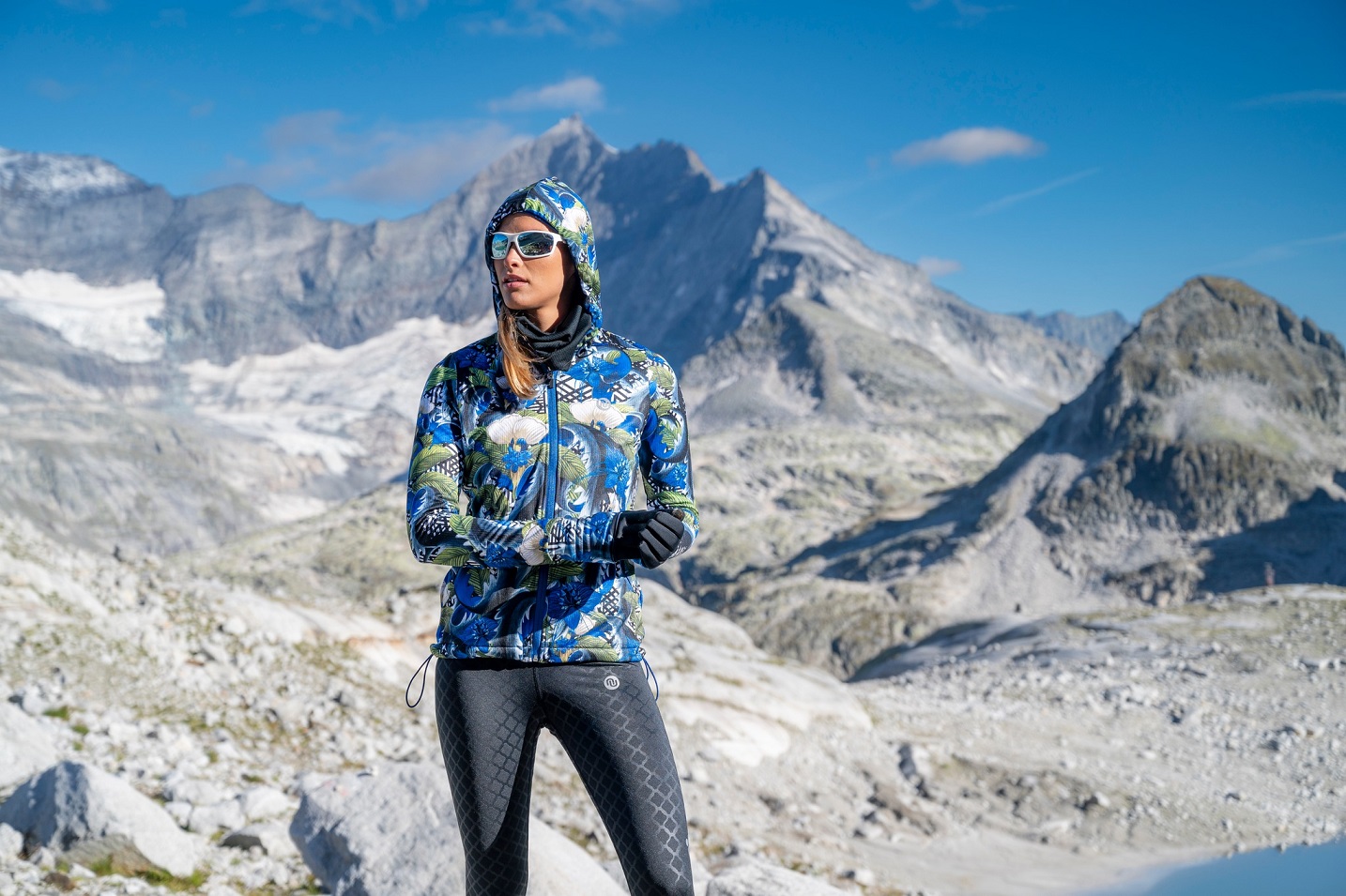 Ola w trakcie sesji w Alpach, w odzieży Nessi Sport.