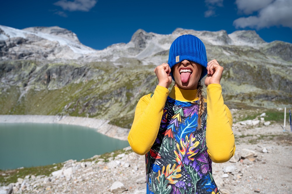 Ola w trakcie sesji zdjęciowej w Alpach, w czapce Merino Nessi Sport