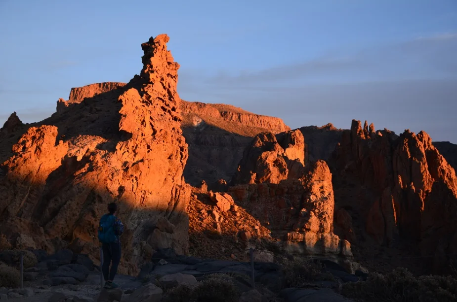 Aleksandra Gajewska w Parku Narodowym Teide w odzieży Nessi Sportswear