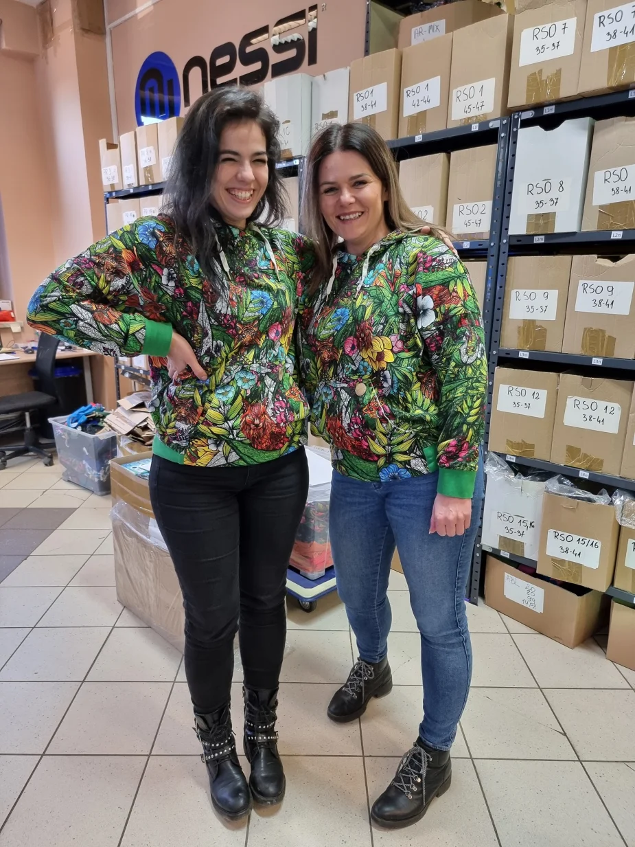 Kaja i Kasia w magazynie Nessi