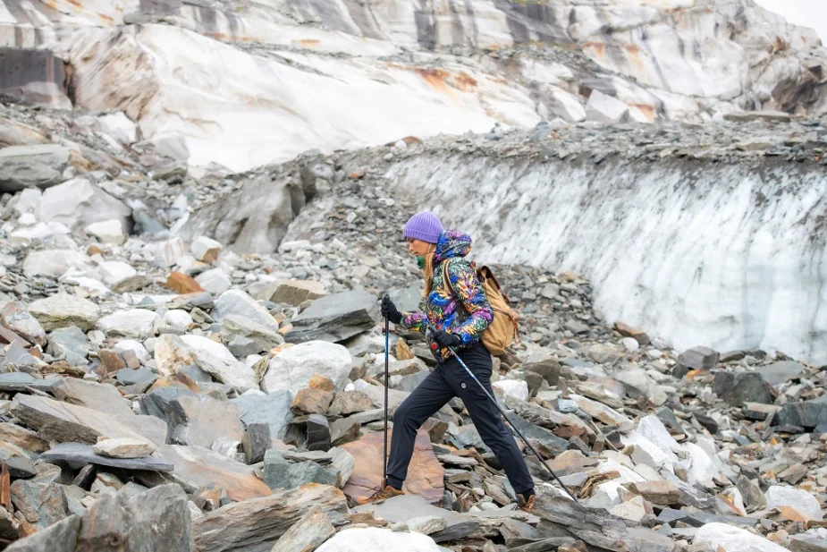 Ola w trakcie trekkingu w Alpach, w odzieży Nessi Sportswear