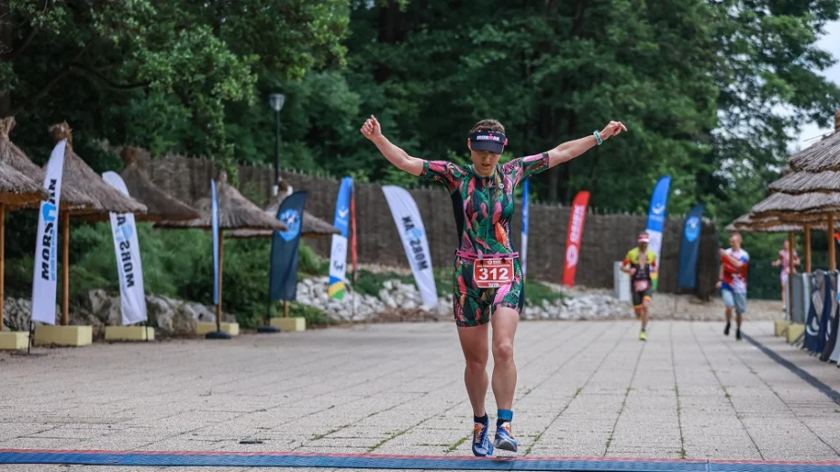Sabina-Bartecka-meta-triathlon-Nessi-Sportswear.jpg