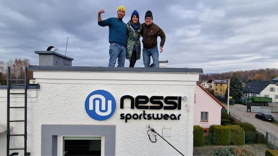 Szyld-fabryczna-nessi-sportswear.jpg
