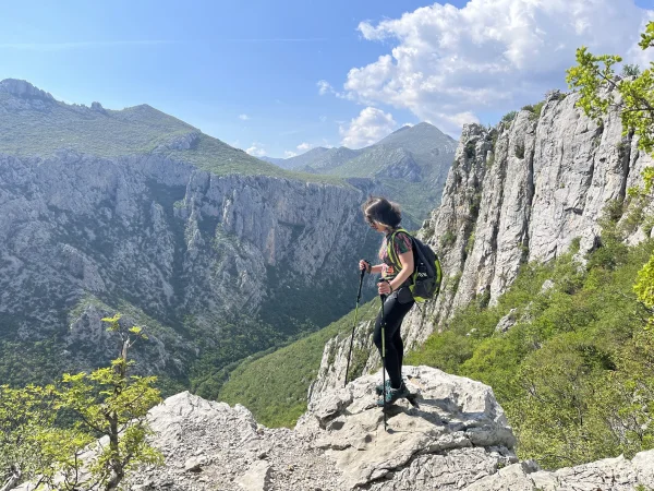 Trekking latem - co zabrać na wyprawę w góry?