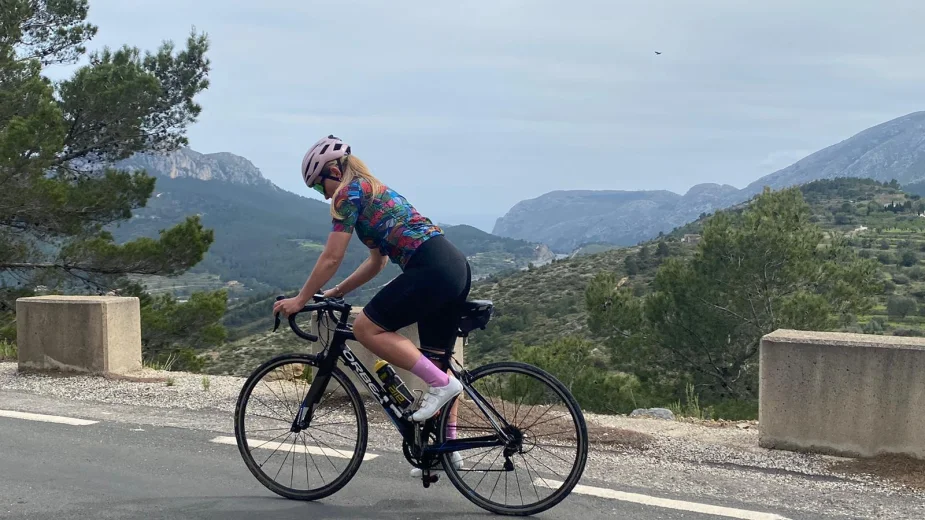 aktywna-blizniaczka-podjazd-rower-calpe.jpg